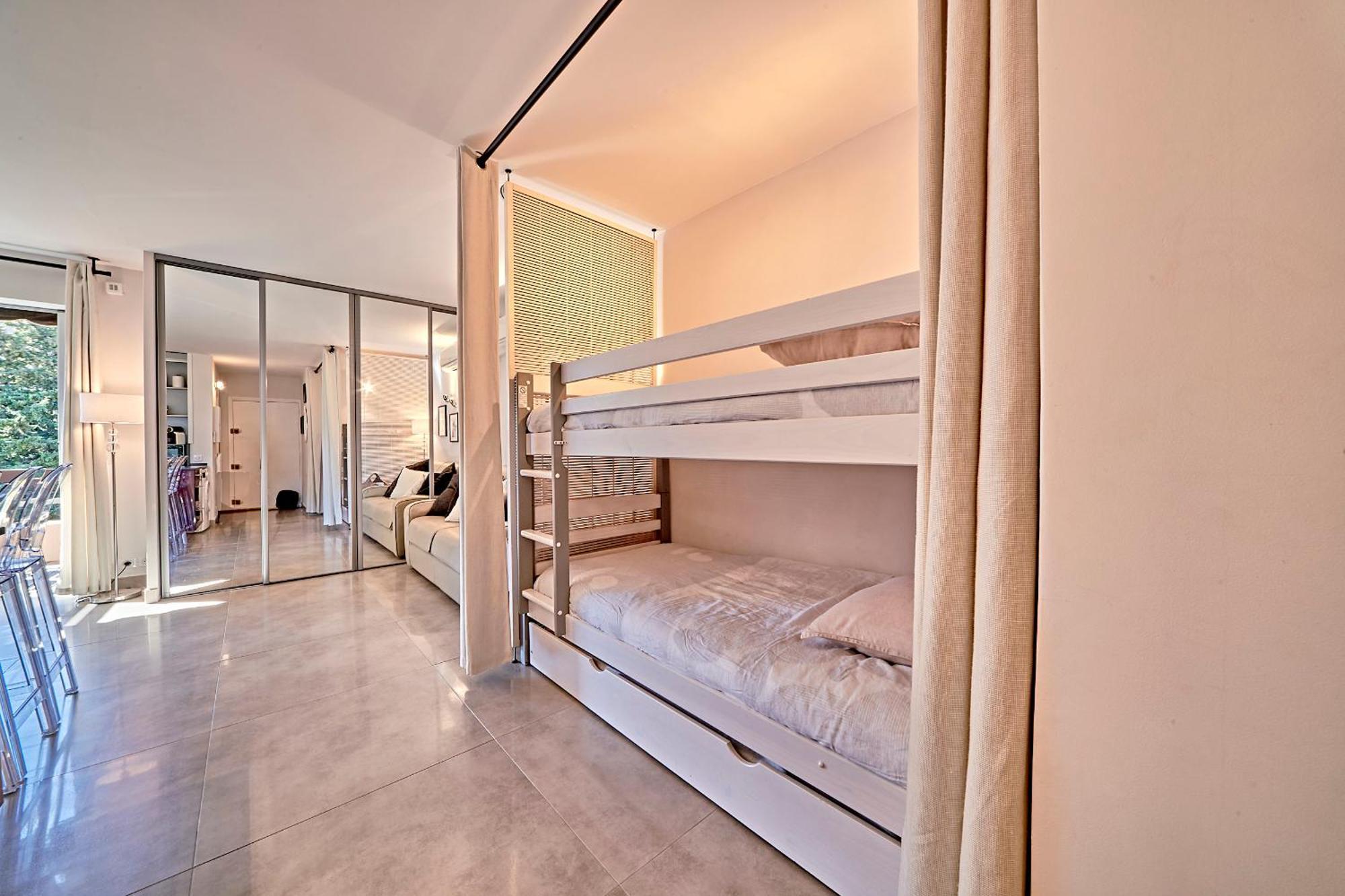 Sea Tropez-grand Studio, Terrasse Vue Mer, Garage *