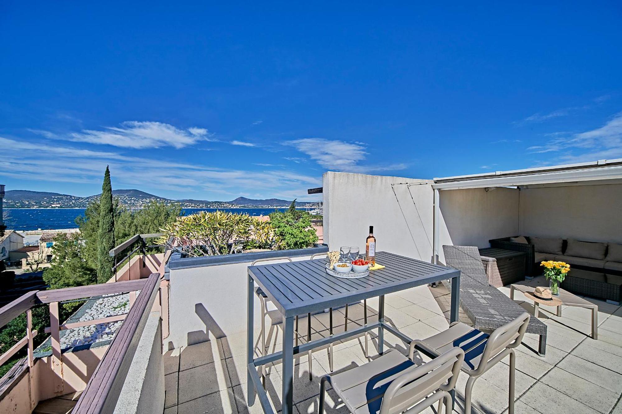 Sea Tropez-grand Studio, Terrasse Vue Mer, Garage