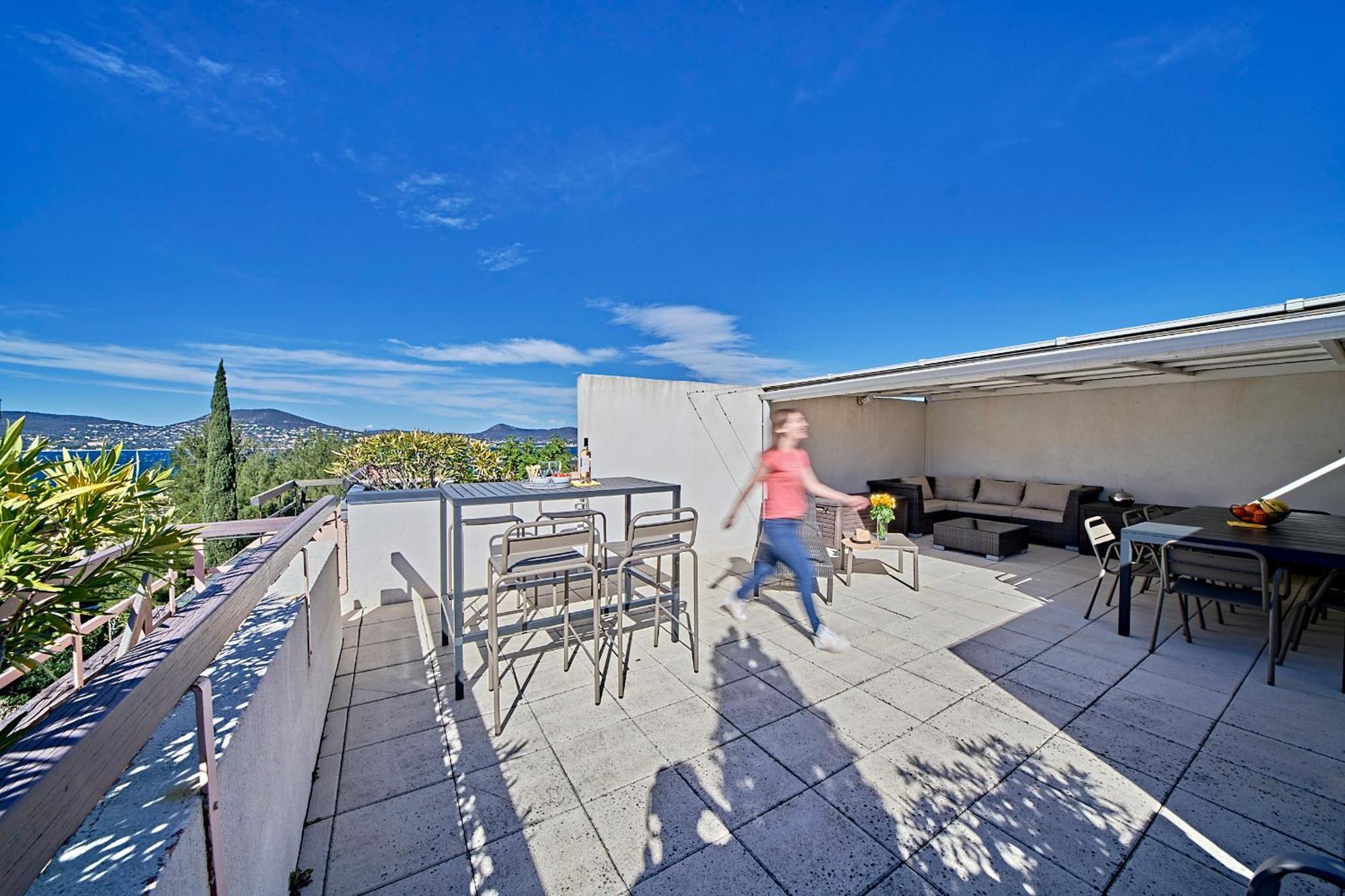 Sea Tropez-grand Studio, Terrasse Vue Mer, Garage