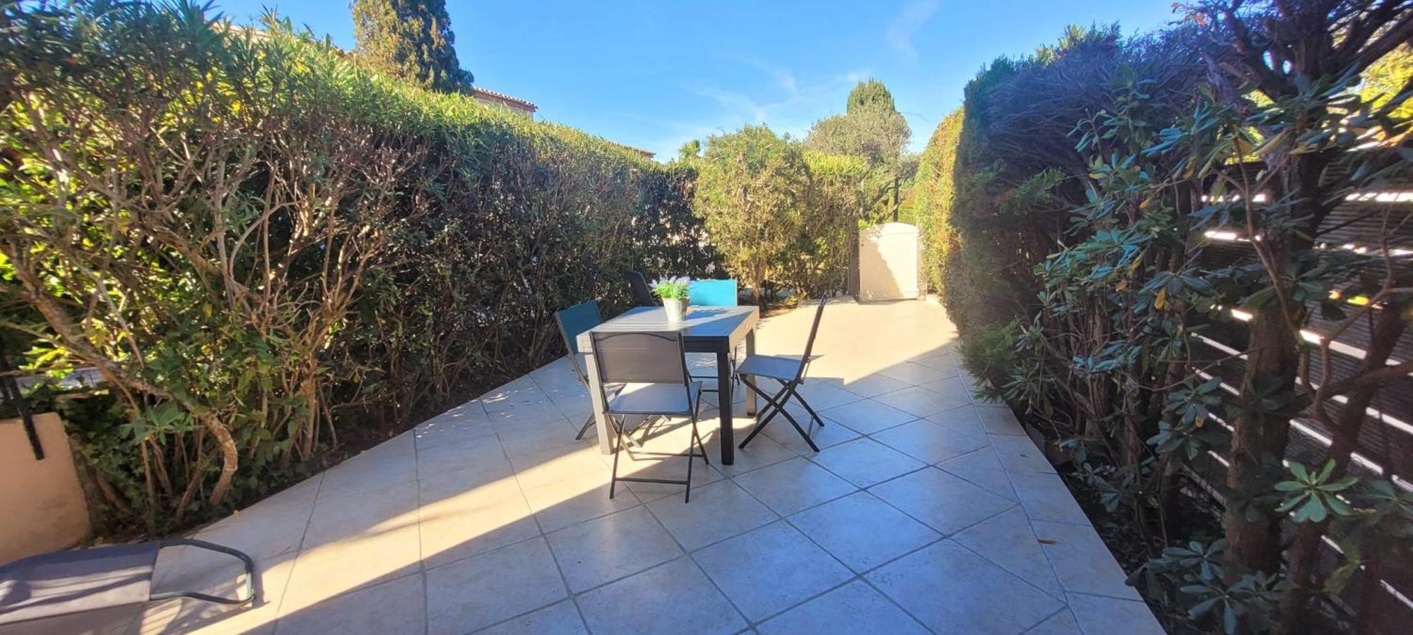 Island Of Calm With Sea View Saint-Tropez