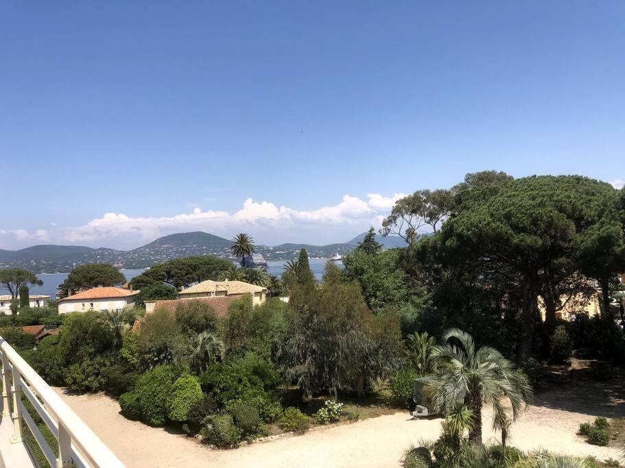 Brise Tropezienne : Vue / 2 / Parking Apartment Saint-Tropez