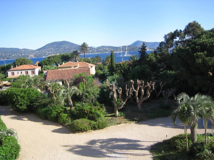 Brise Tropezienne : Vue / 2 / Parking Apartment *