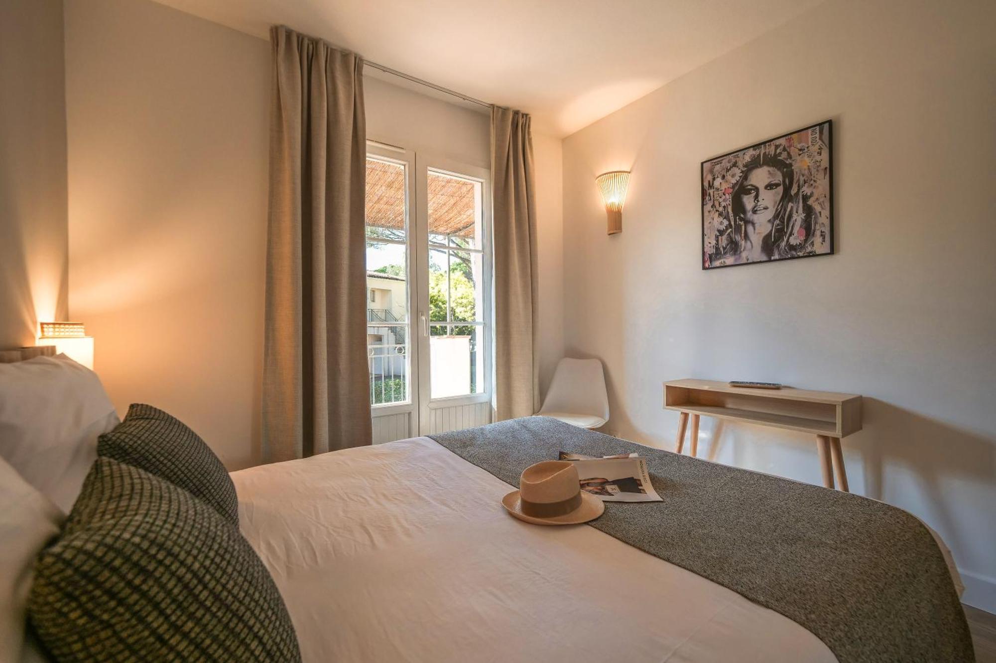 St Tropez Et A Pied Escale De Charme - 3 *