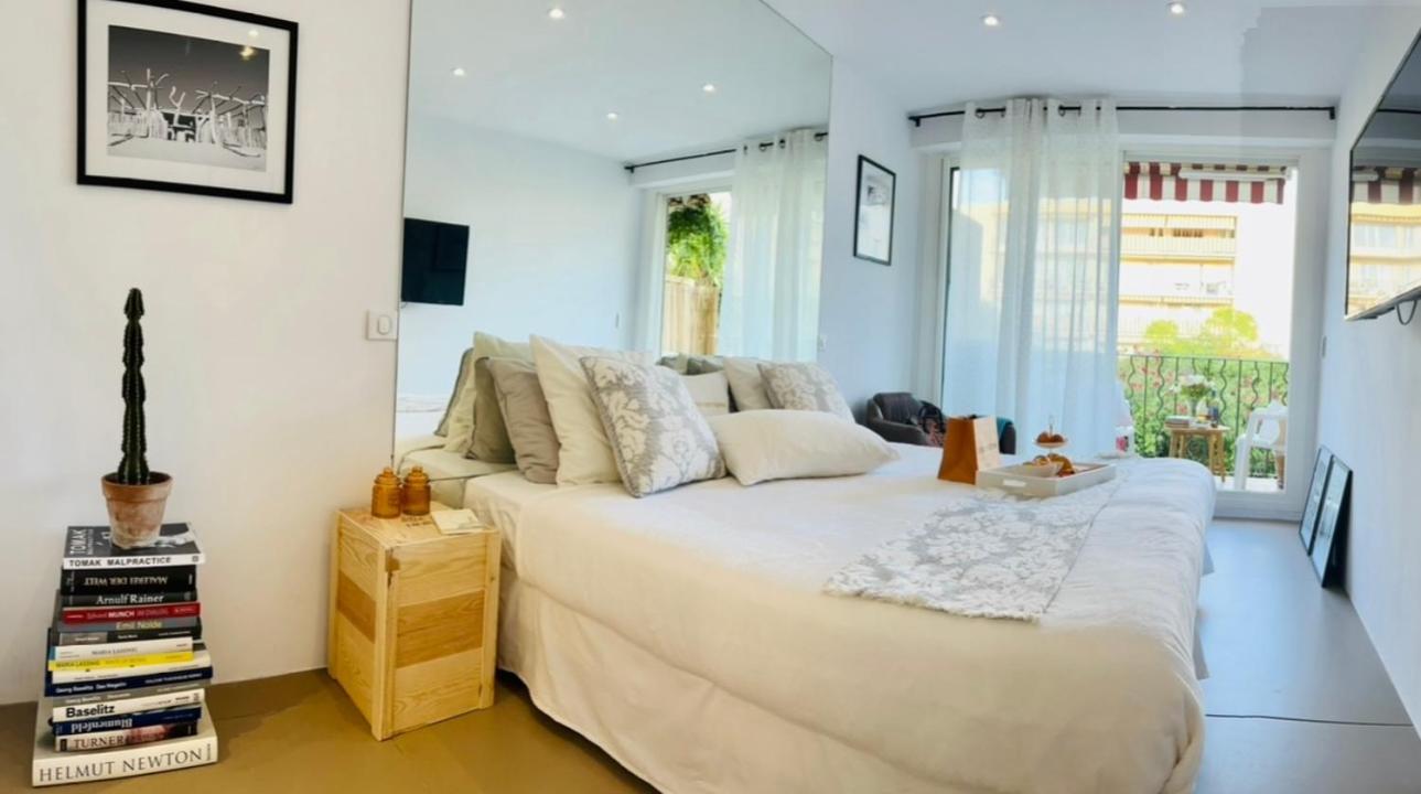 Private With Balcony Homestay Saint-Tropez