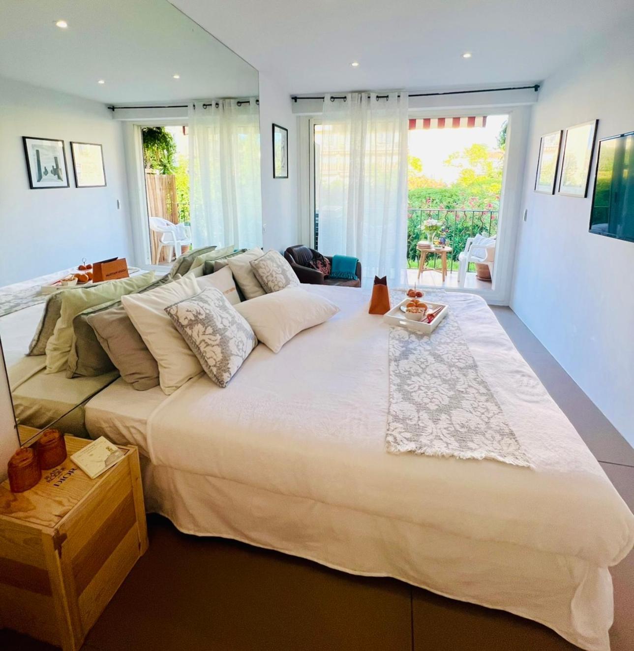 Homestay Private With Balcony