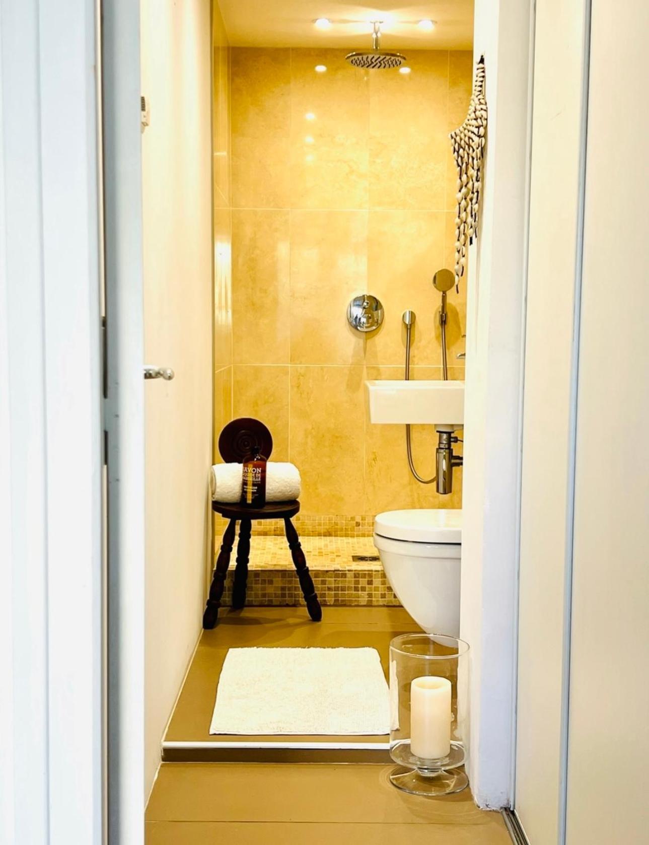 Homestay Private With Balcony Saint-Tropez