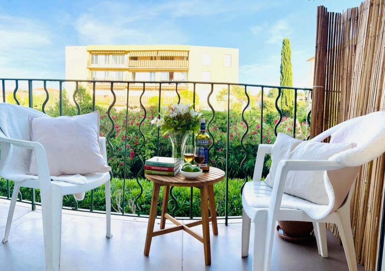 Private With Balcony Homestay Saint-Tropez