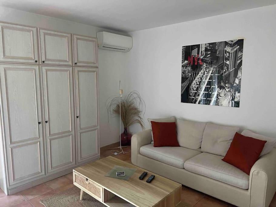 Chic Studio Climatise Avec Parking 5mn Plage Apartment