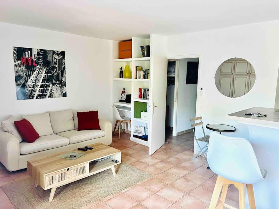 Chic Studio Climatise Avec Parking 5mn Plage Apartment Saint-Tropez