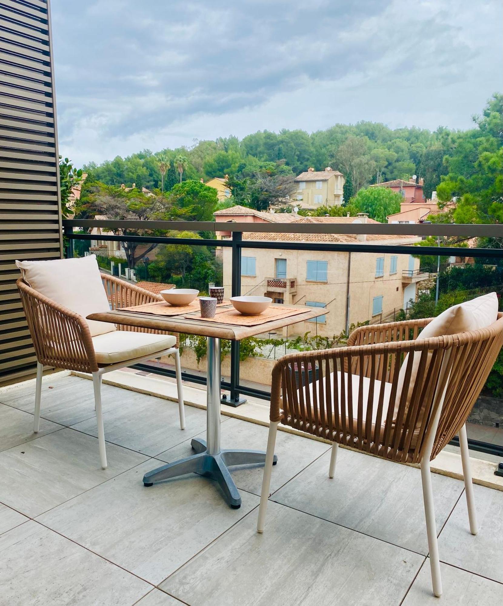 Apartment Exclusive With Parking *