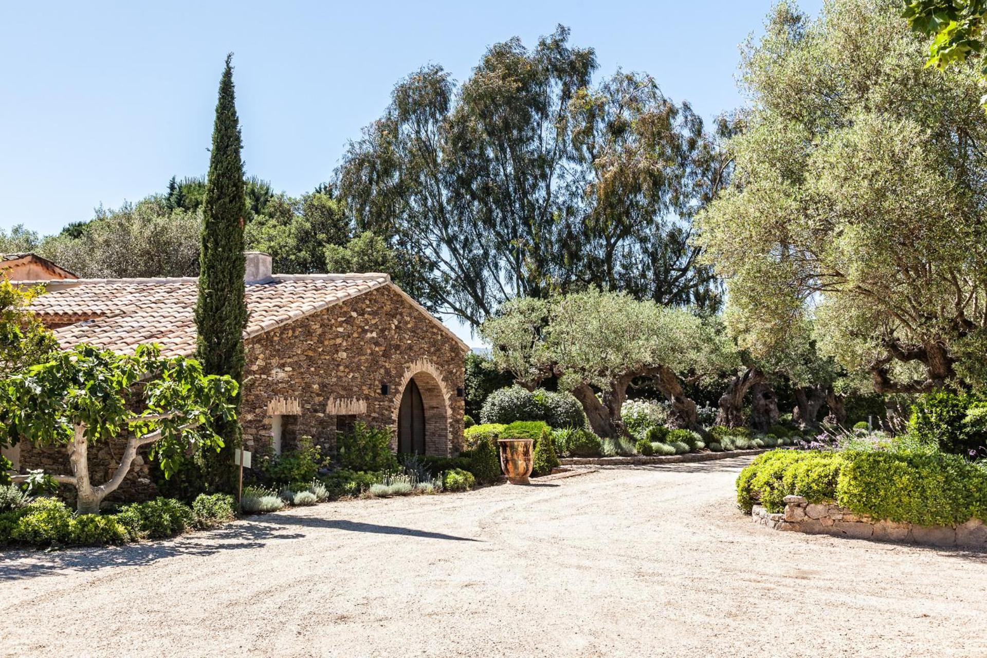 Domaine Les Mesanges Guest house 3*