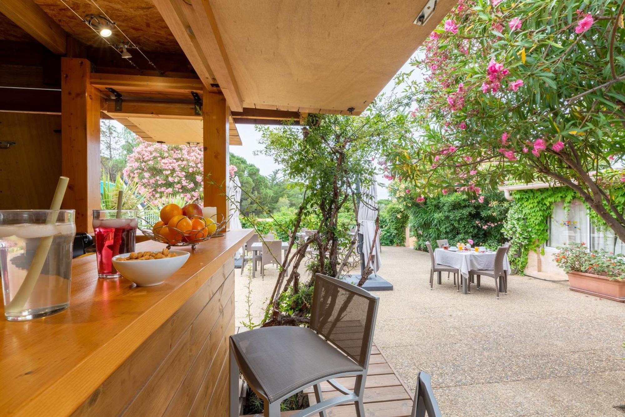 D'hotes Les Amandiers Guest house *