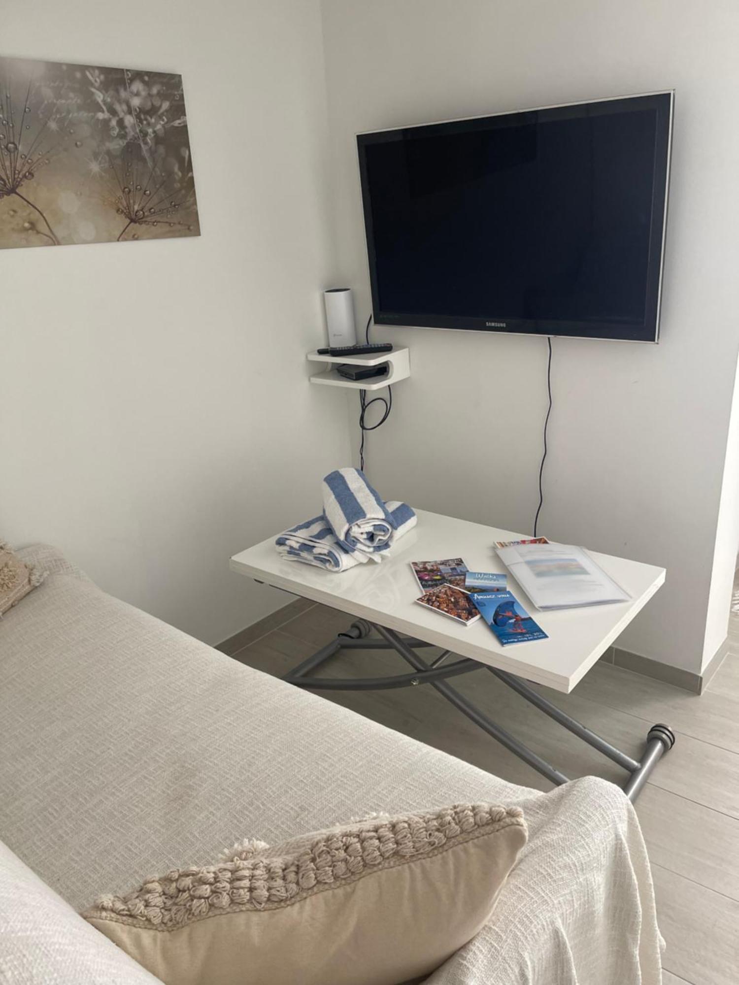 Grand Neuf A 50 M Du Port Apartment *