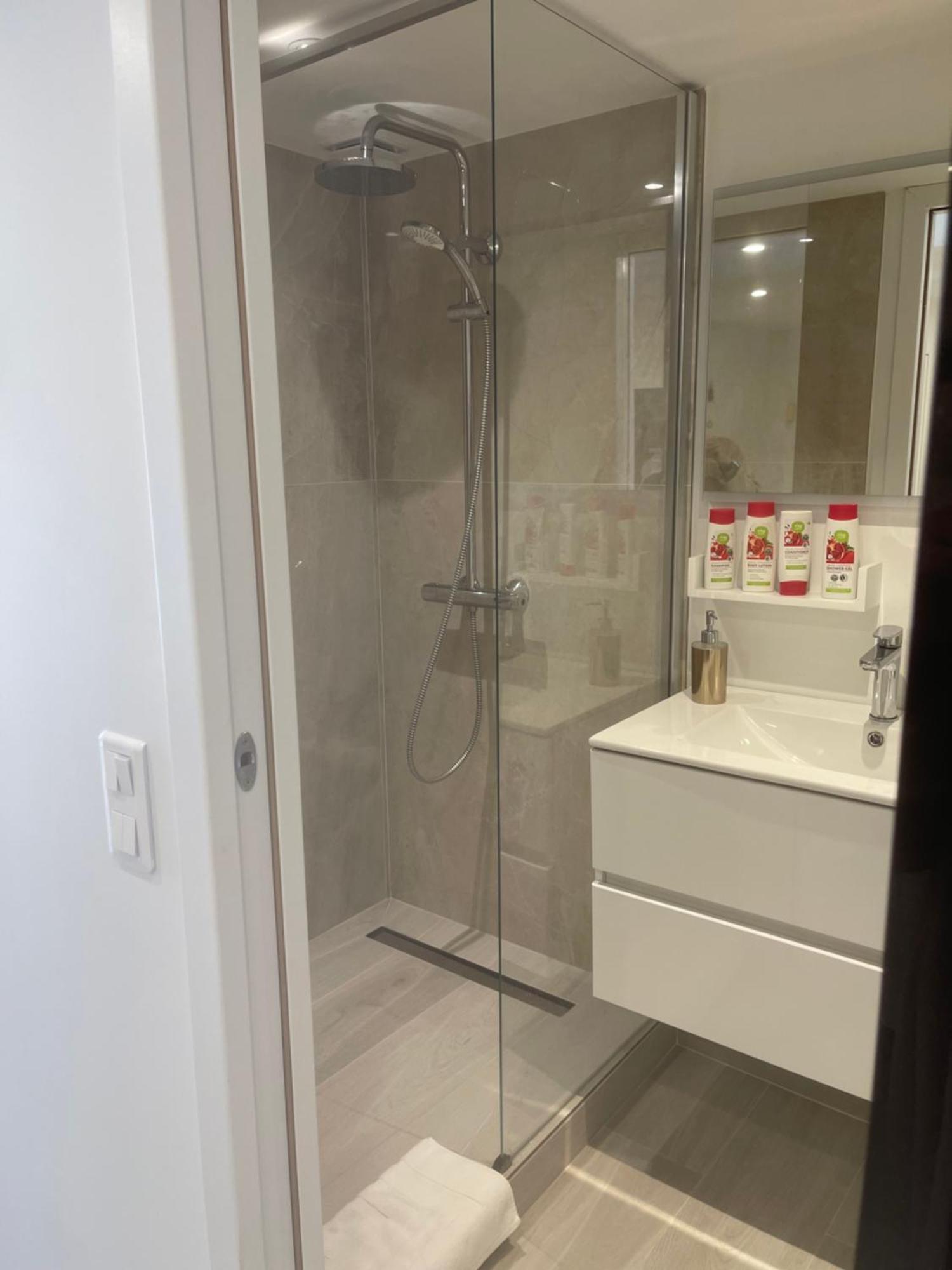 Grand Neuf A 50 M Du Port Apartment