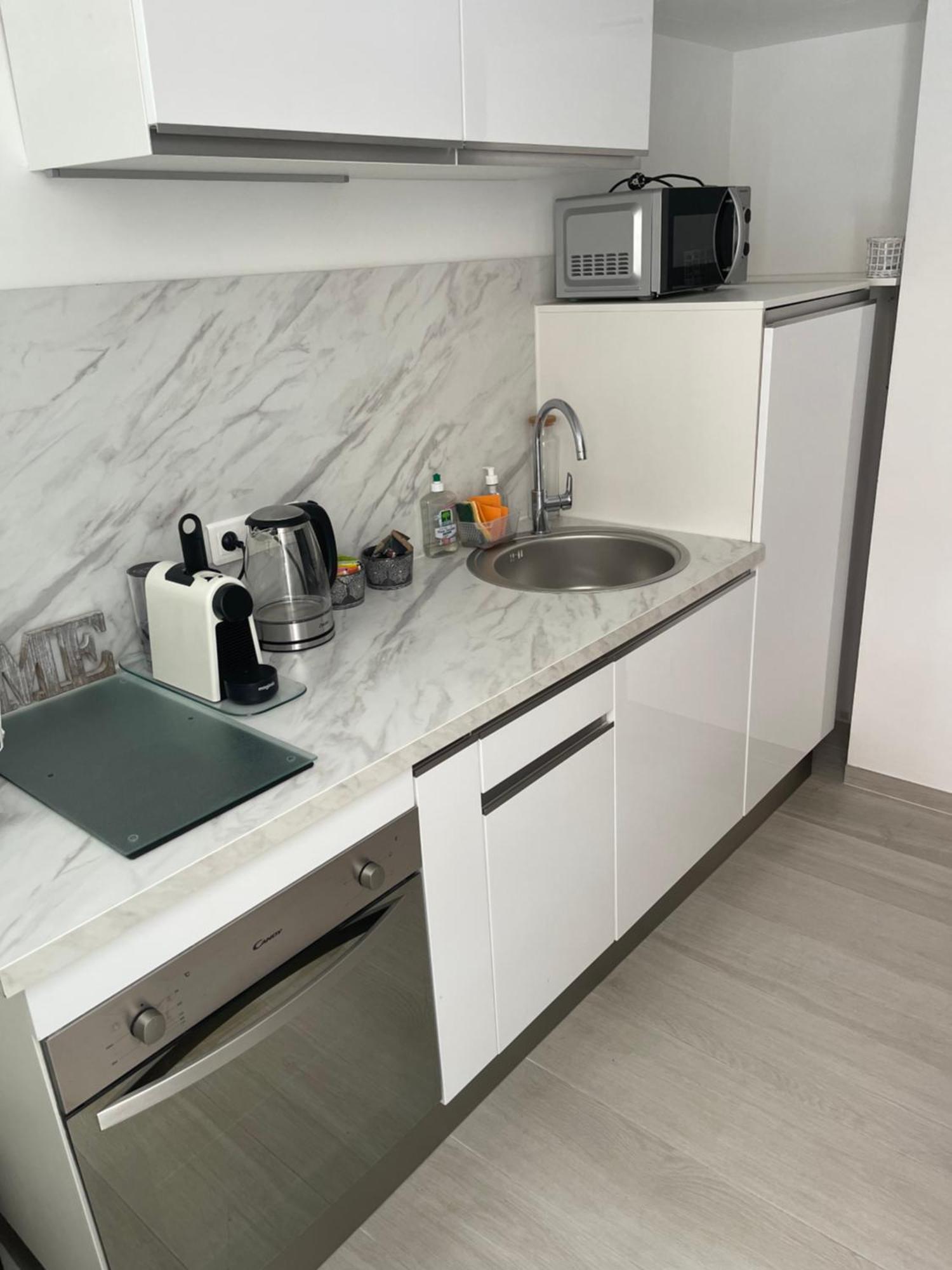 Apartment Grand Neuf A 50 M Du Port