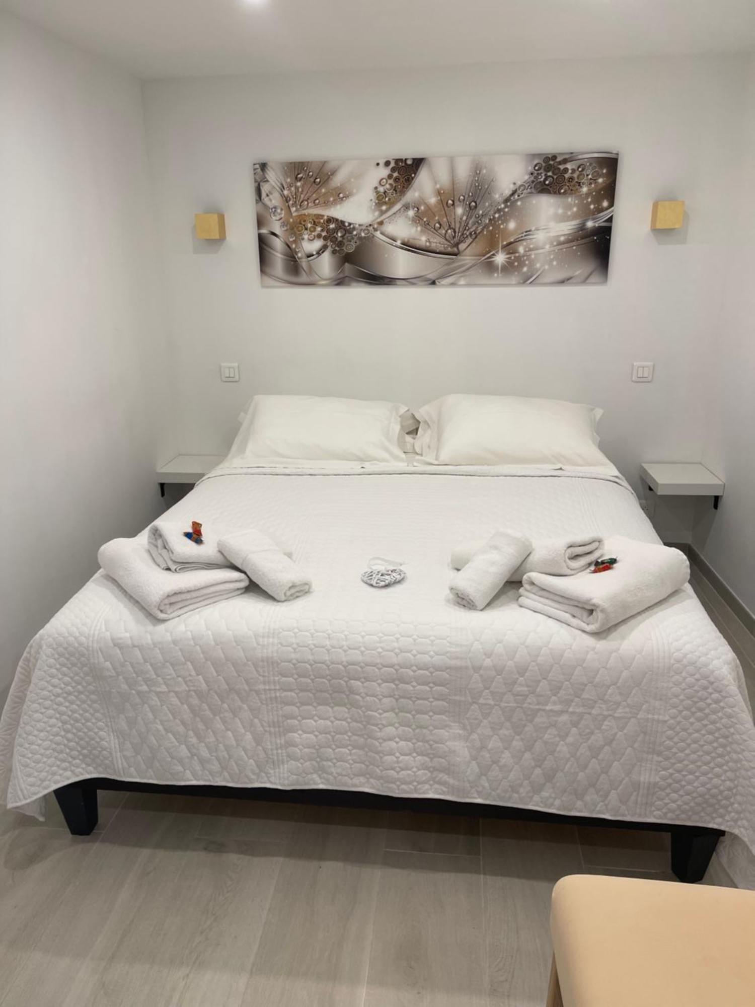 Grand Neuf A 50 M Du Port Apartment *