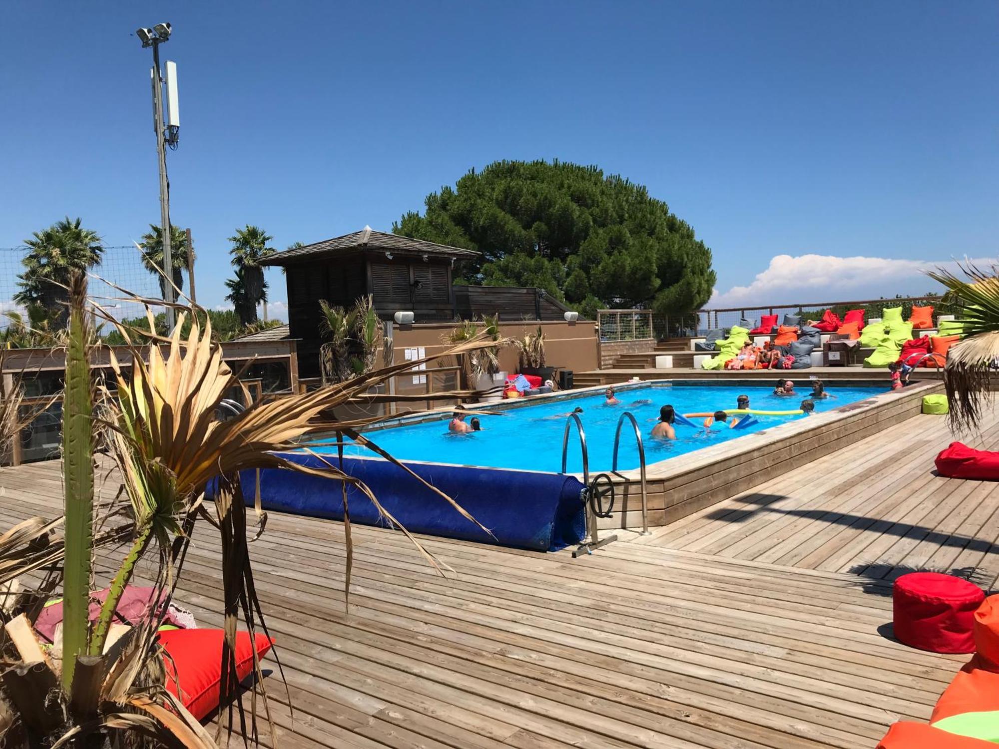 Campsite Mobil De Pampelonne Sur Un Tres Bel Emplacement Surplombant La Baie De Pampelonne *