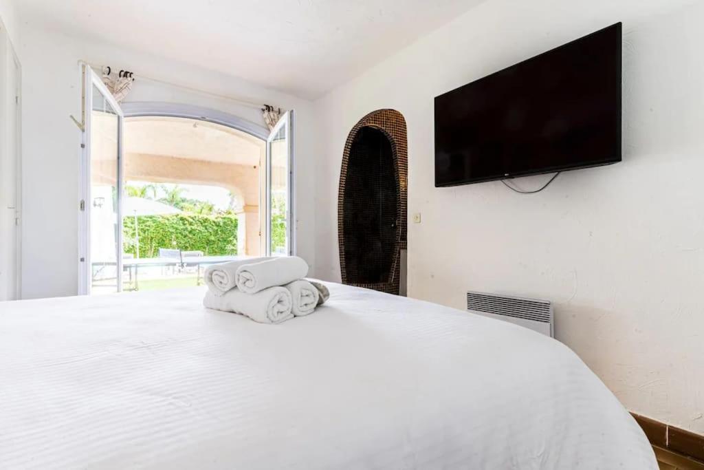 St-tropez/ramatuelle : 5br Avec Piscine Apartment