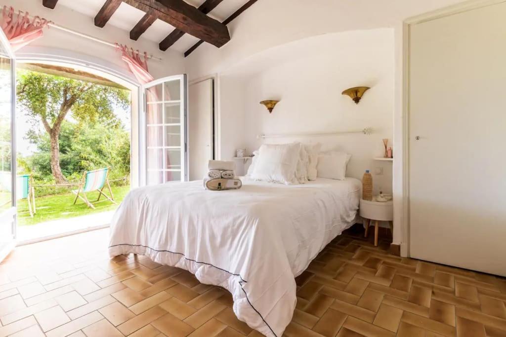 St-tropez/ramatuelle : 5br Avec Piscine Apartment *