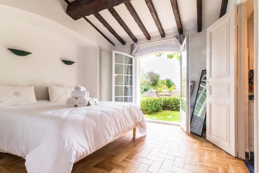 St-tropez/ramatuelle : 5br Avec Piscine Apartment