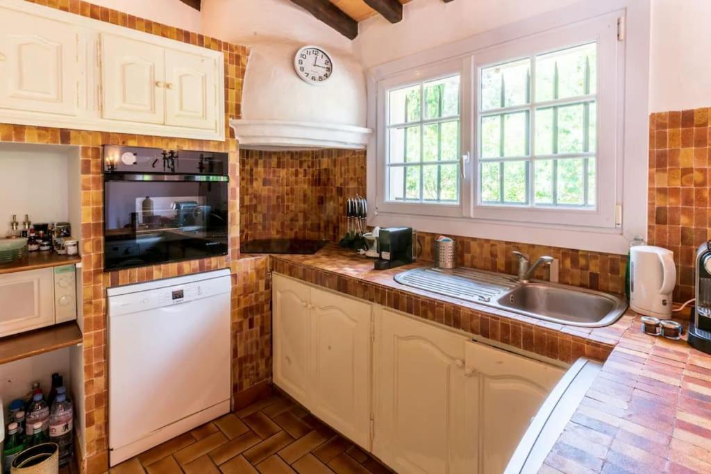 St-tropez/ramatuelle : 5br Avec Piscine Apartment