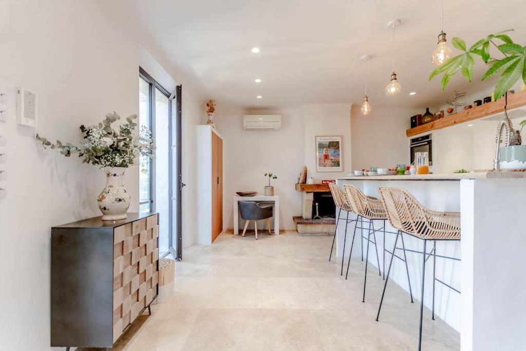 Maison Avec Piscine Entree De *