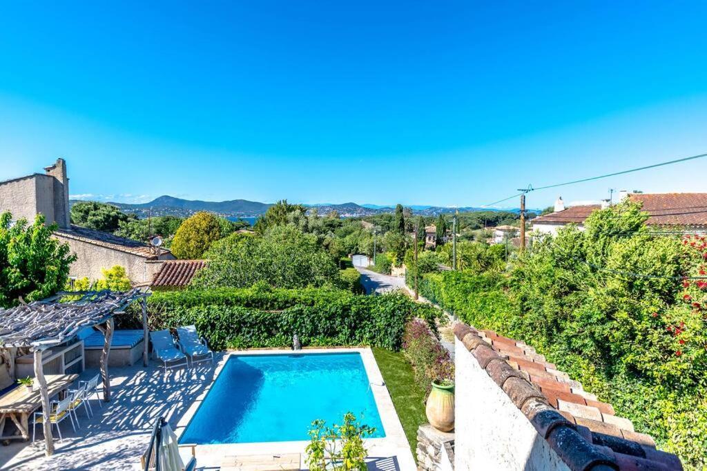 Maison Avec Piscine Entree De *