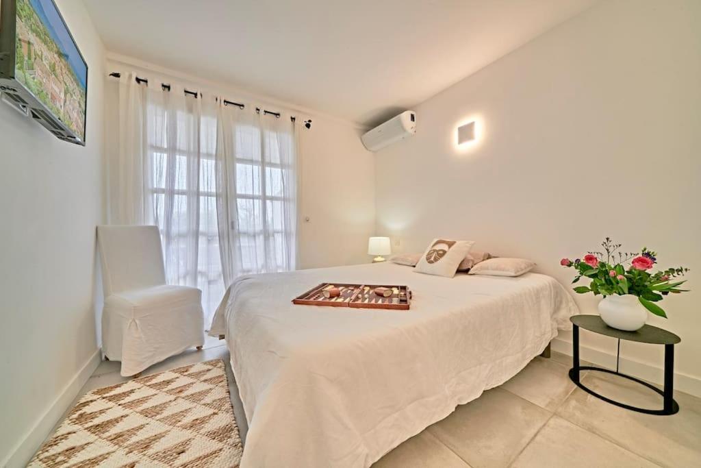 House 3 Bedrooms-3 Bathrooms-swimming Pool-tennis Holiday home *