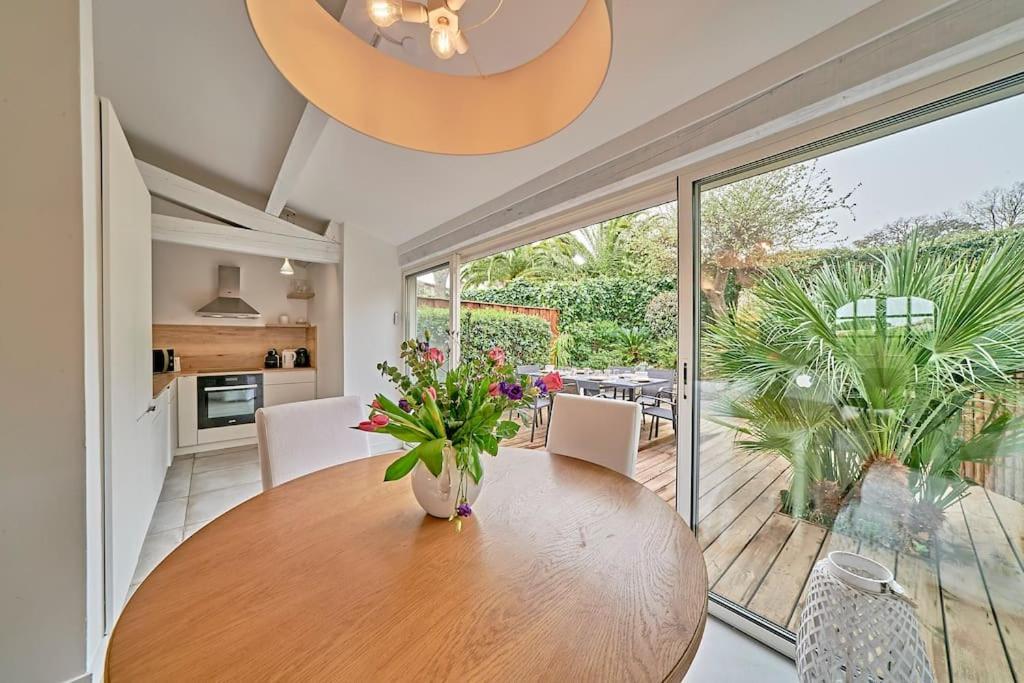 House 3 Bedrooms-3 Bathrooms-swimming Pool-tennis Holiday home