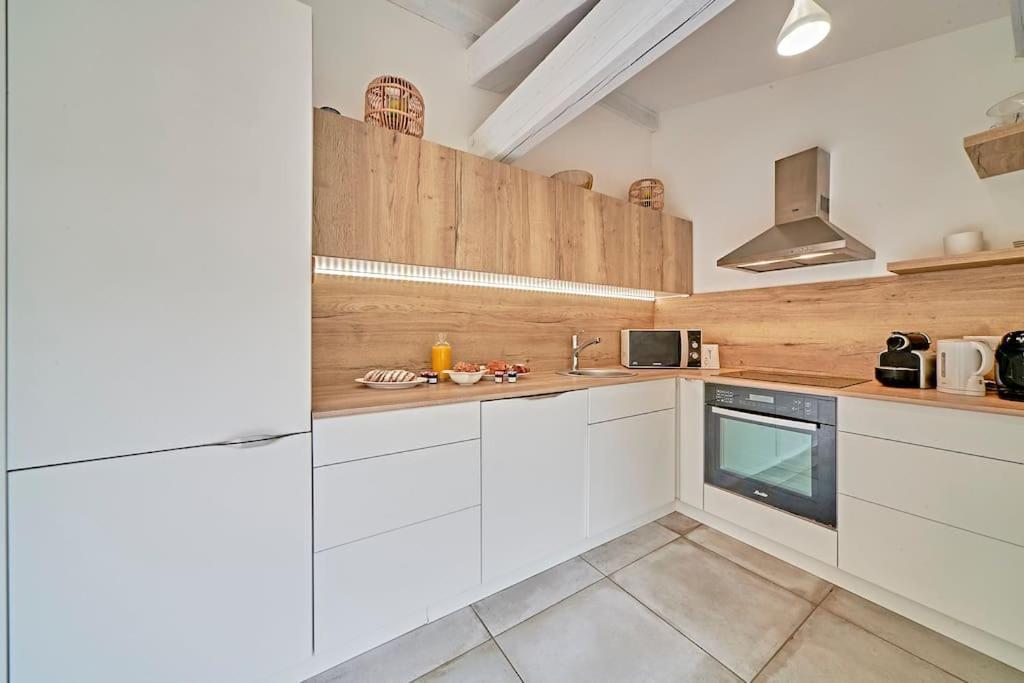 House 3 Bedrooms-3 Bathrooms-swimming Pool-tennis Holiday home