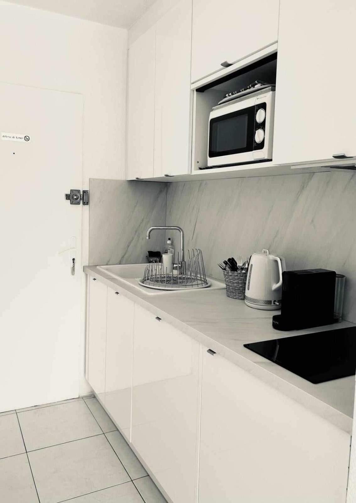 Eden Apartment *