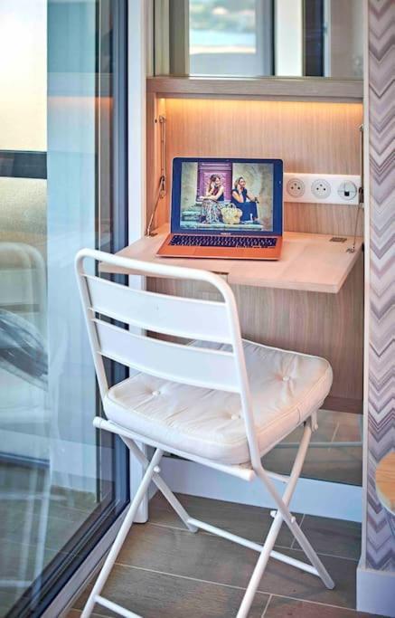 Apartment By The - Beautiful 2 Bedrooms - - Sea View - Garage