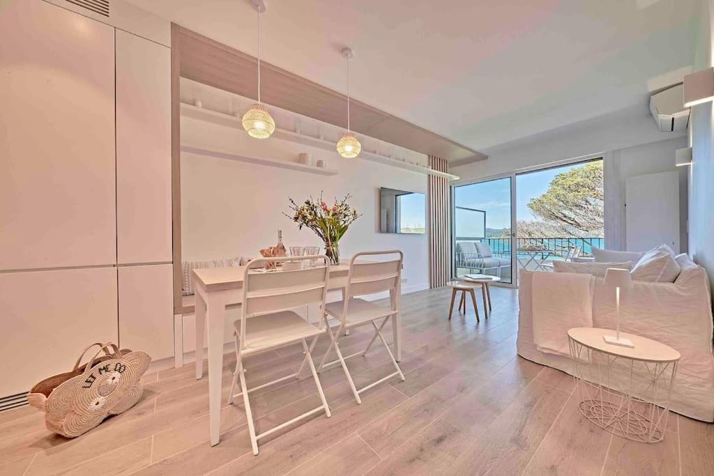 By The - Beautiful 2 Bedrooms - - Sea View - Garage *