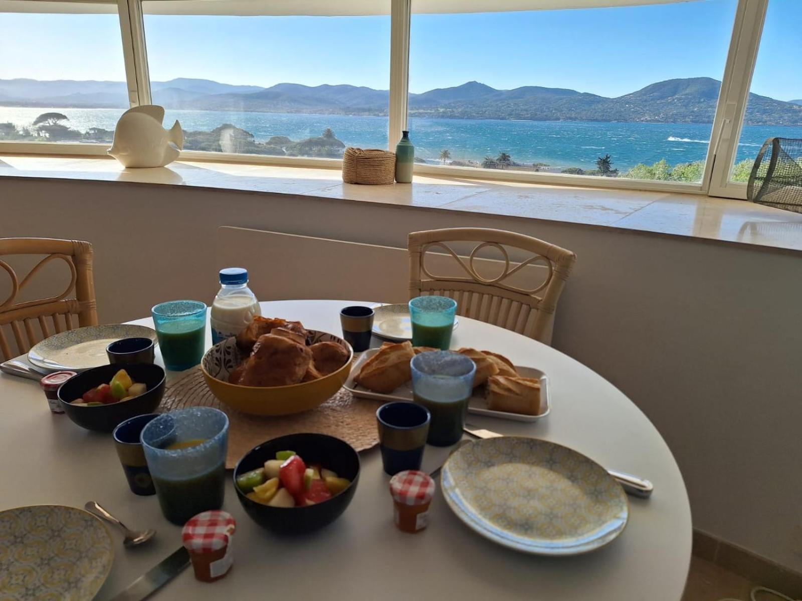 Apartment Standing, Vue Golfe Avec Parking Gratuit *
