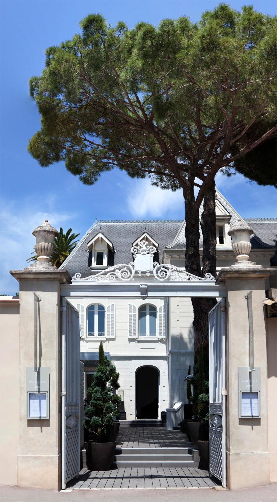 White 1921 Saint-Tropez