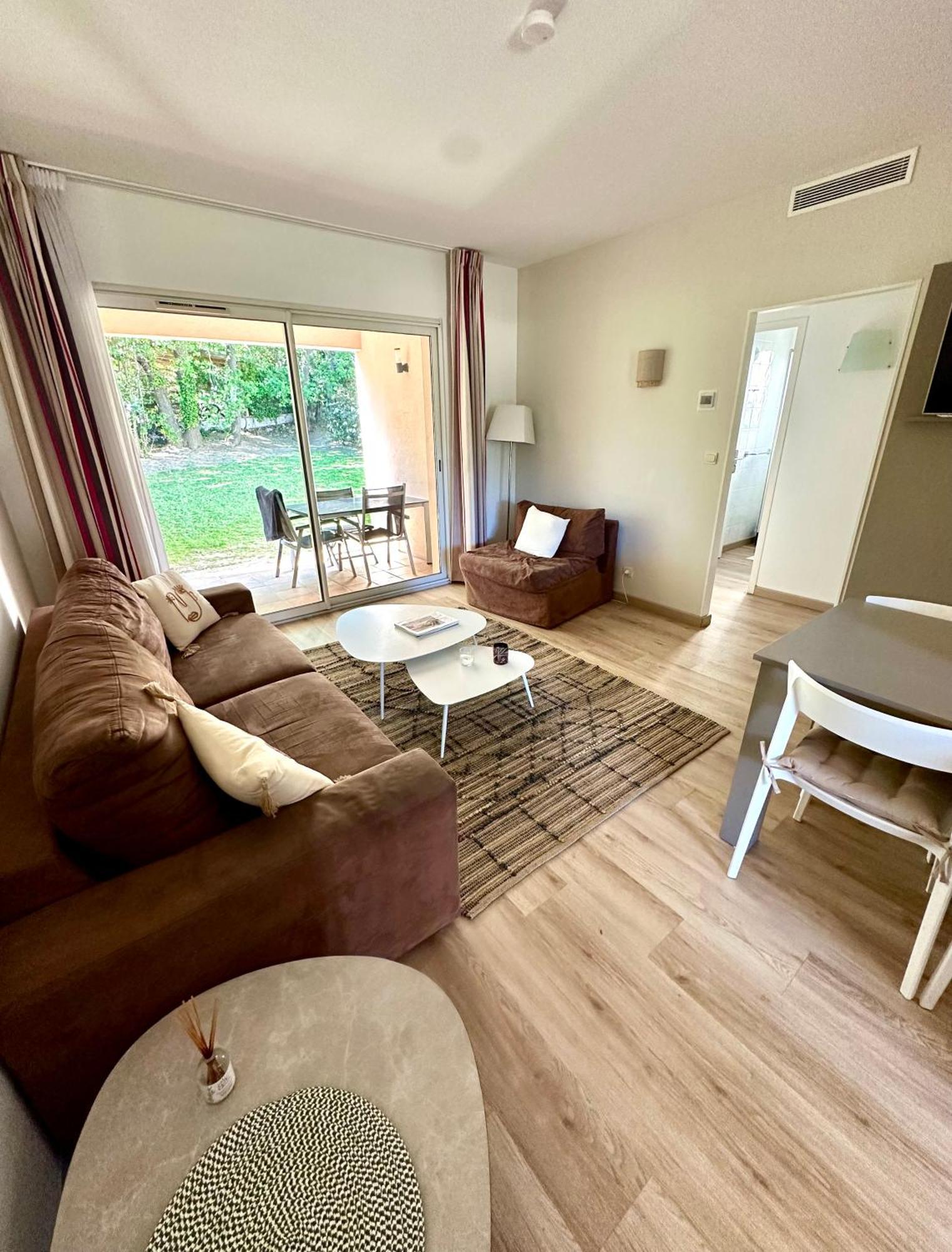 Apartment En Avec Piscine *