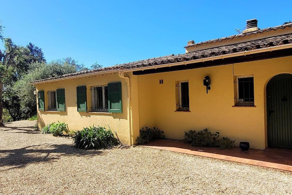 Villa Aux Portes De *