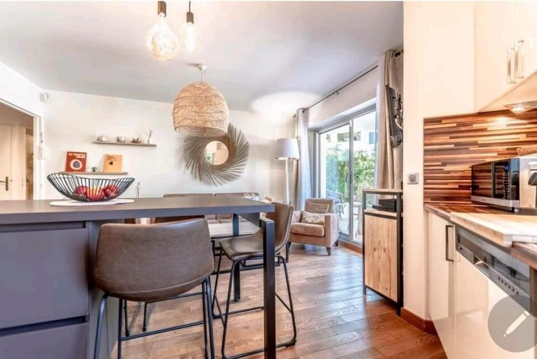 Anais De Saint-tropez, Bel Appartement, Avec Piscine Et Jardin, Au Coeur De Tropez Saint-Tropez