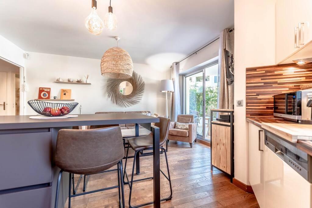 Anais De Saint-tropez, Bel Appartement, Avec Piscine Et Jardin, Au Coeur De Tropez Saint-Tropez