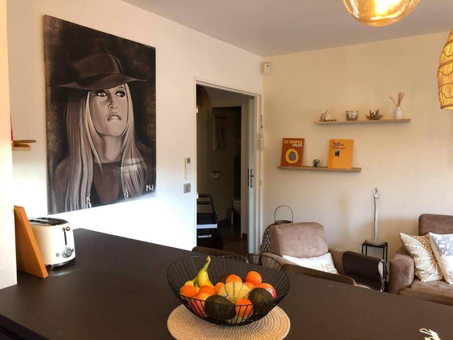 Anais De Saint-tropez, Bel Appartement, Avec Piscine Et Jardin, Au Coeur De Tropez * Saint-Tropez