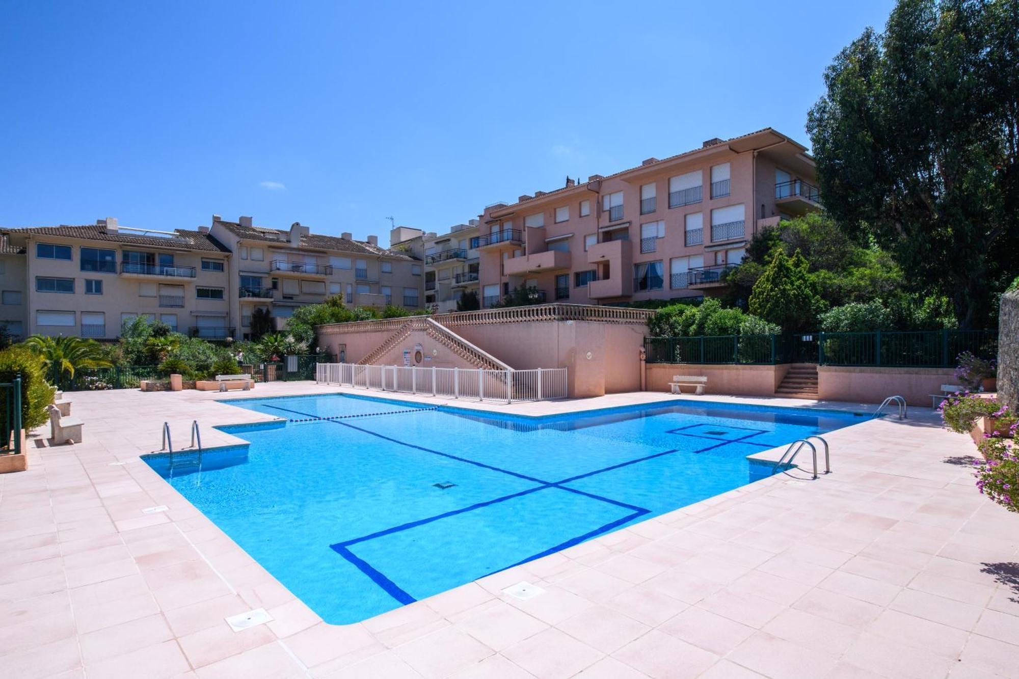 L'escale-appartement Saint-tropez-4 Personnes- Piscine-garage Apartment