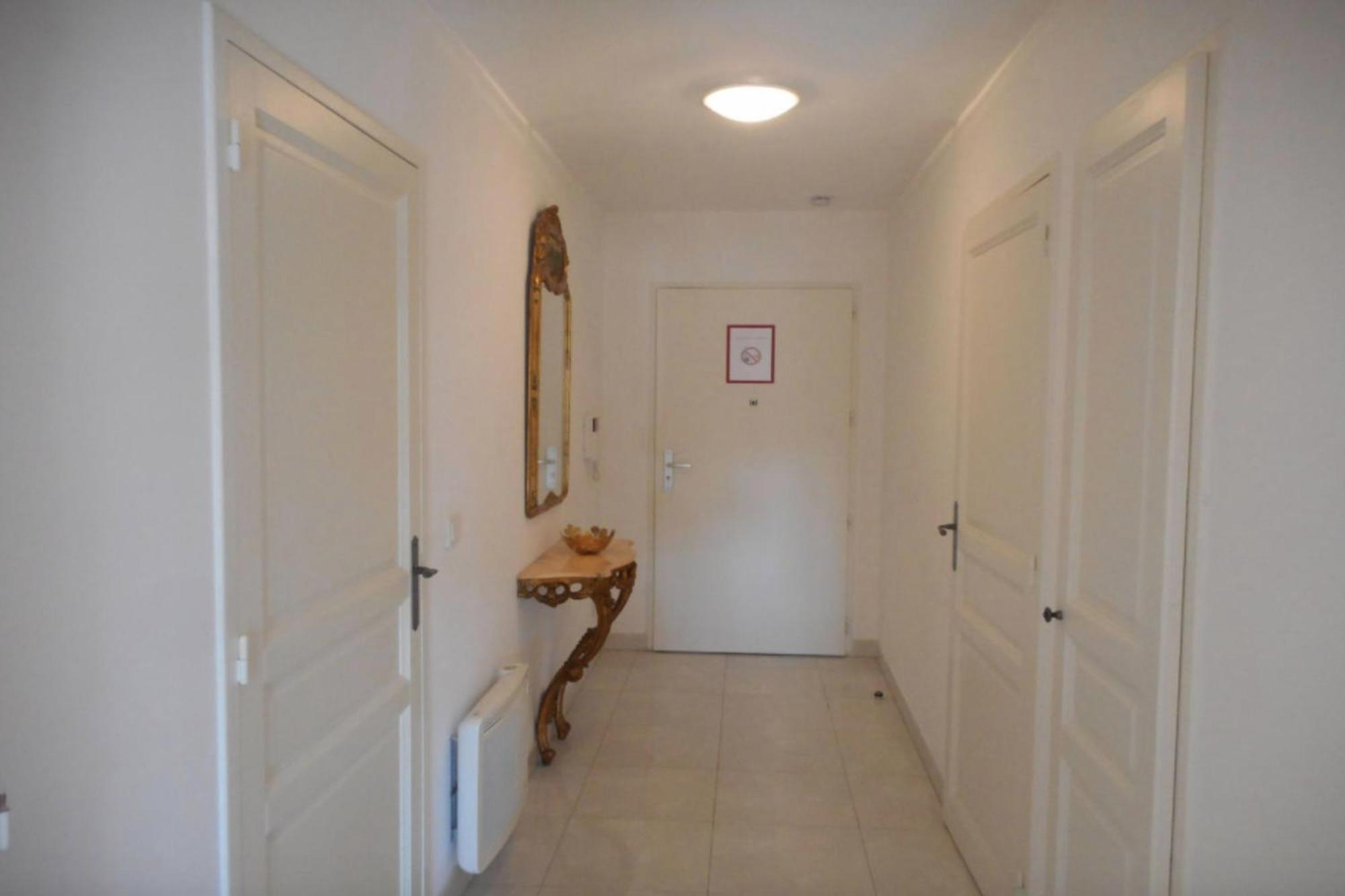 Bright Flat In The Heart Of Tropez