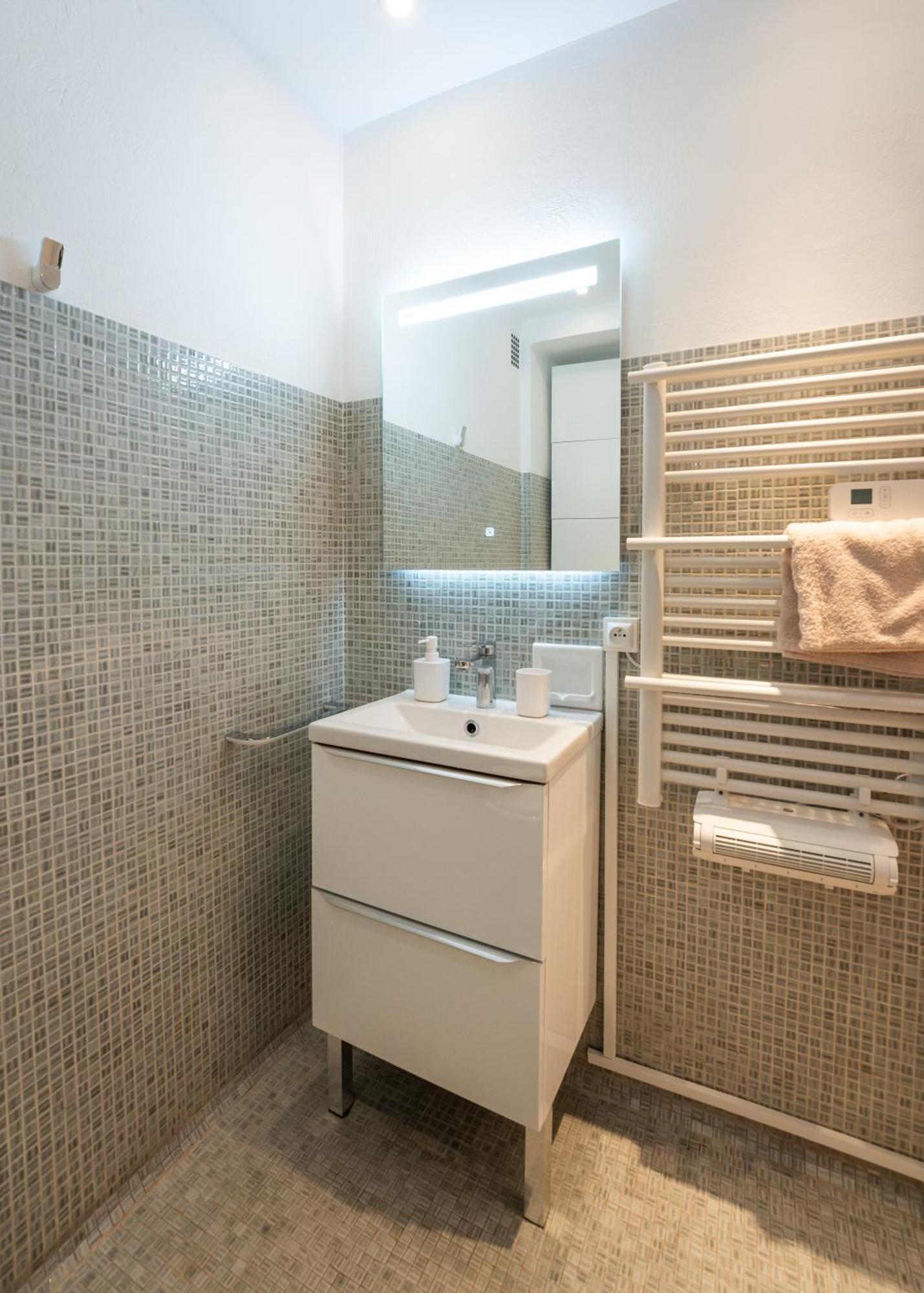 Apartment Tropez, Coeur De Village, Unique *