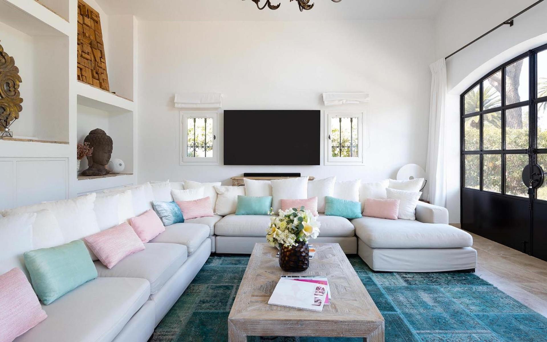Bonnie Gold - St Tropez Holiday home *