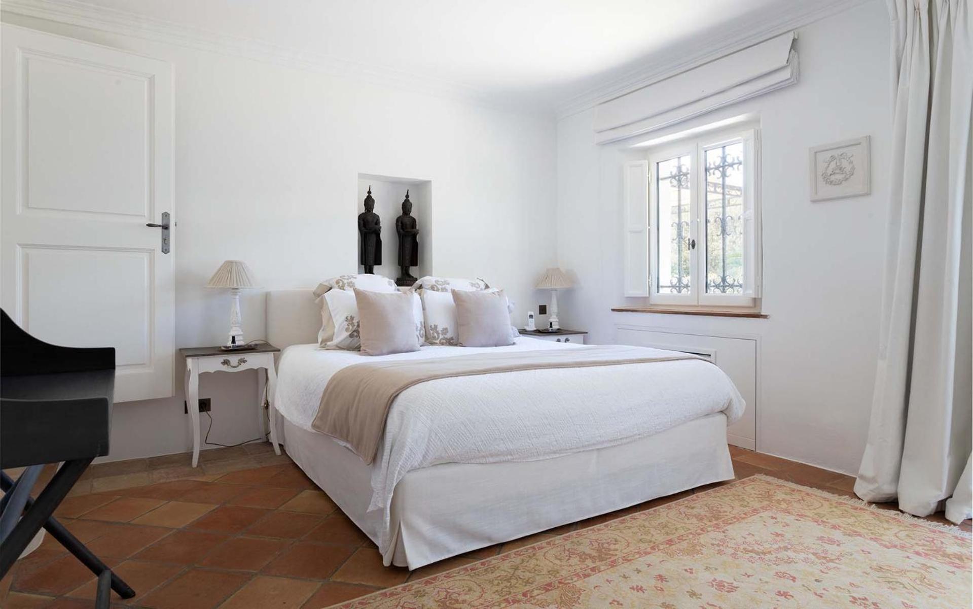 Bonnie Gold - St Tropez Holiday home