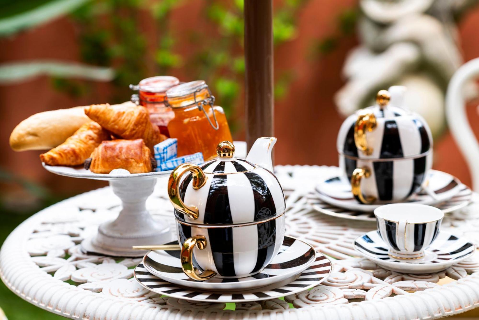 La Bravade Luxe Et Serenite Au Coeur De Spacieuses Avec Jardin Enchanteur Saint-Tropez