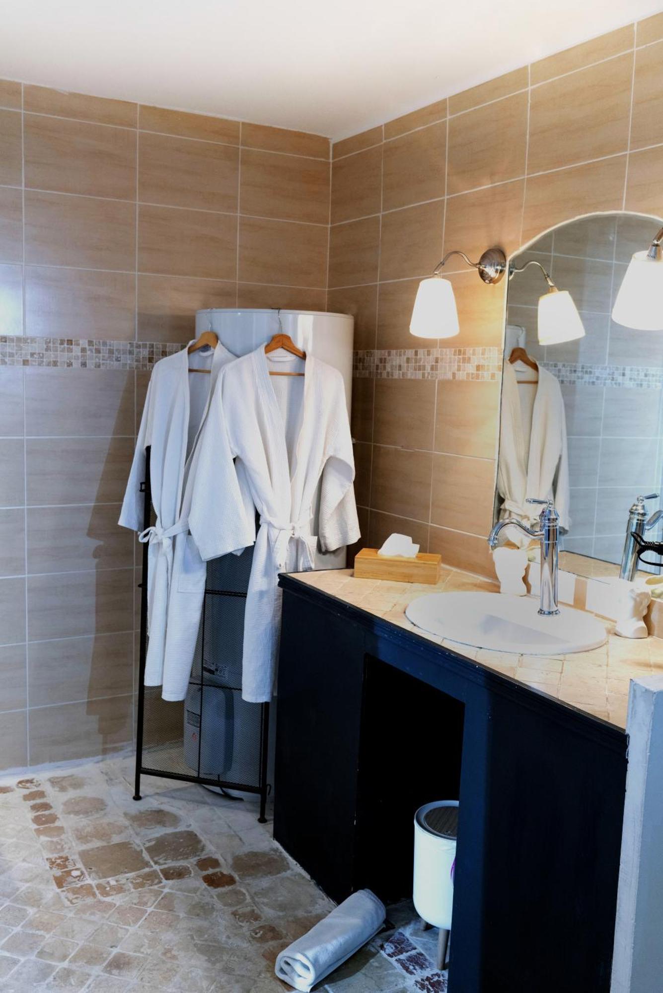 Les Canoubiers Luxe Et Serenite Au Coeur De Spacieuses Avec Jardin Enchanteur *