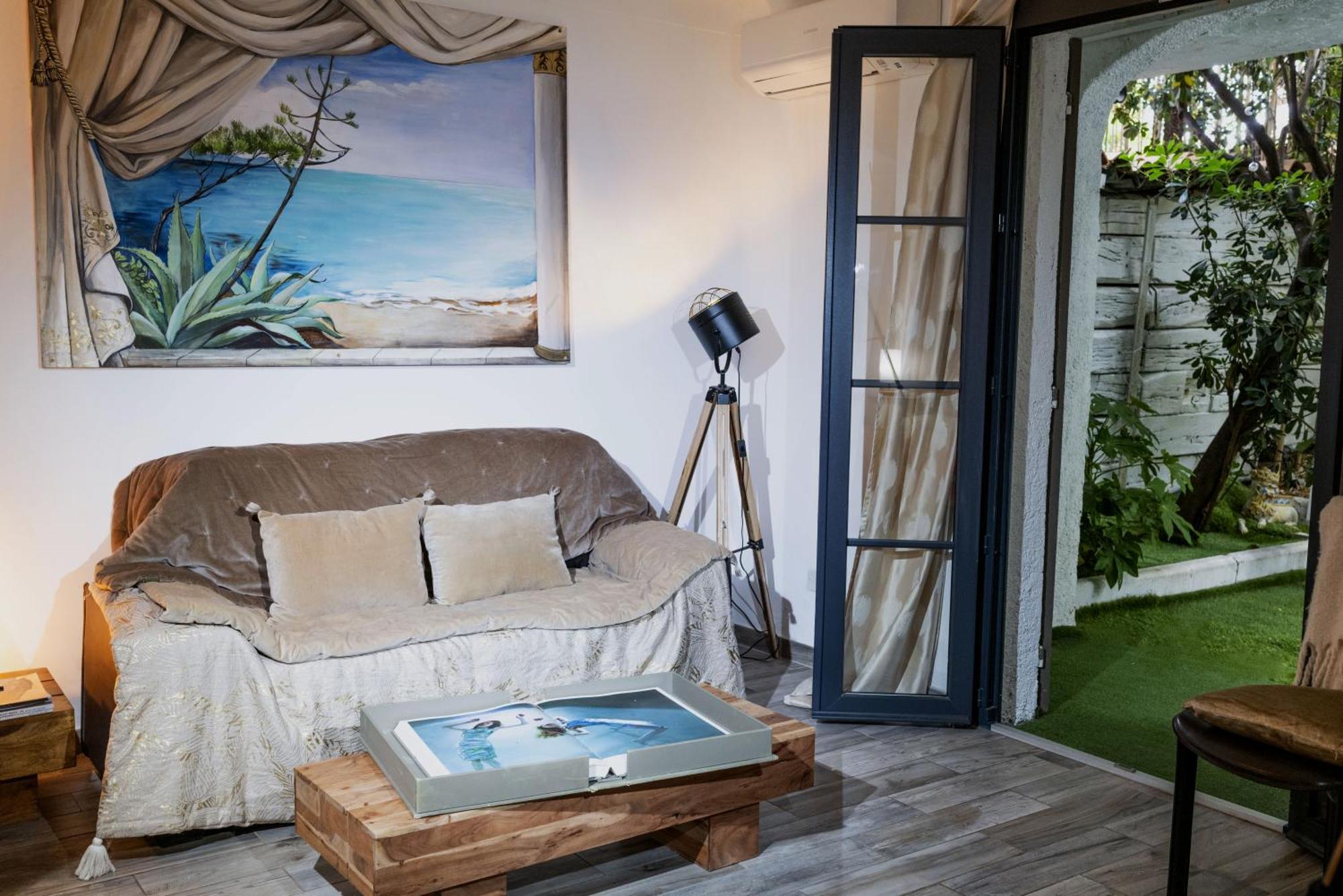 Les Canoubiers Luxe Et Serenite Au Coeur De Spacieuses Avec Jardin Enchanteur Guest house Saint-Tropez
