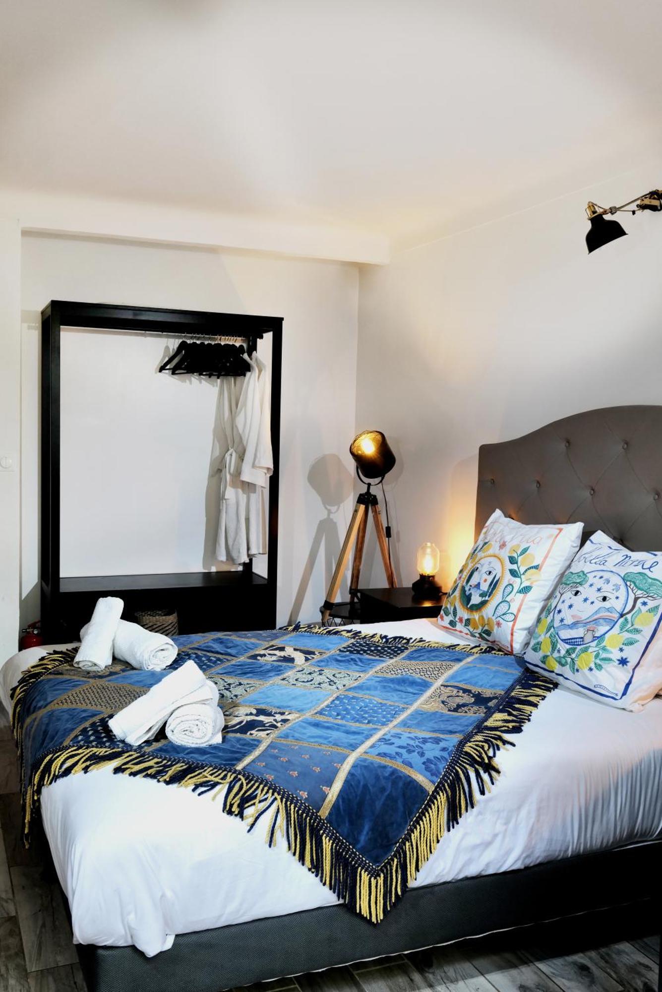 Séjour chez l'habitant Tropez Centre, Chambre Lou Pitchoun Pour 2 *