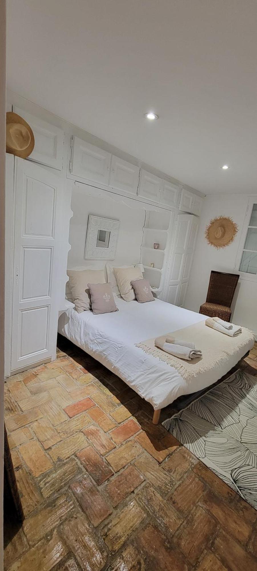 Petite Maison Mitoyenne Au Coeur De Tropez Apartment *